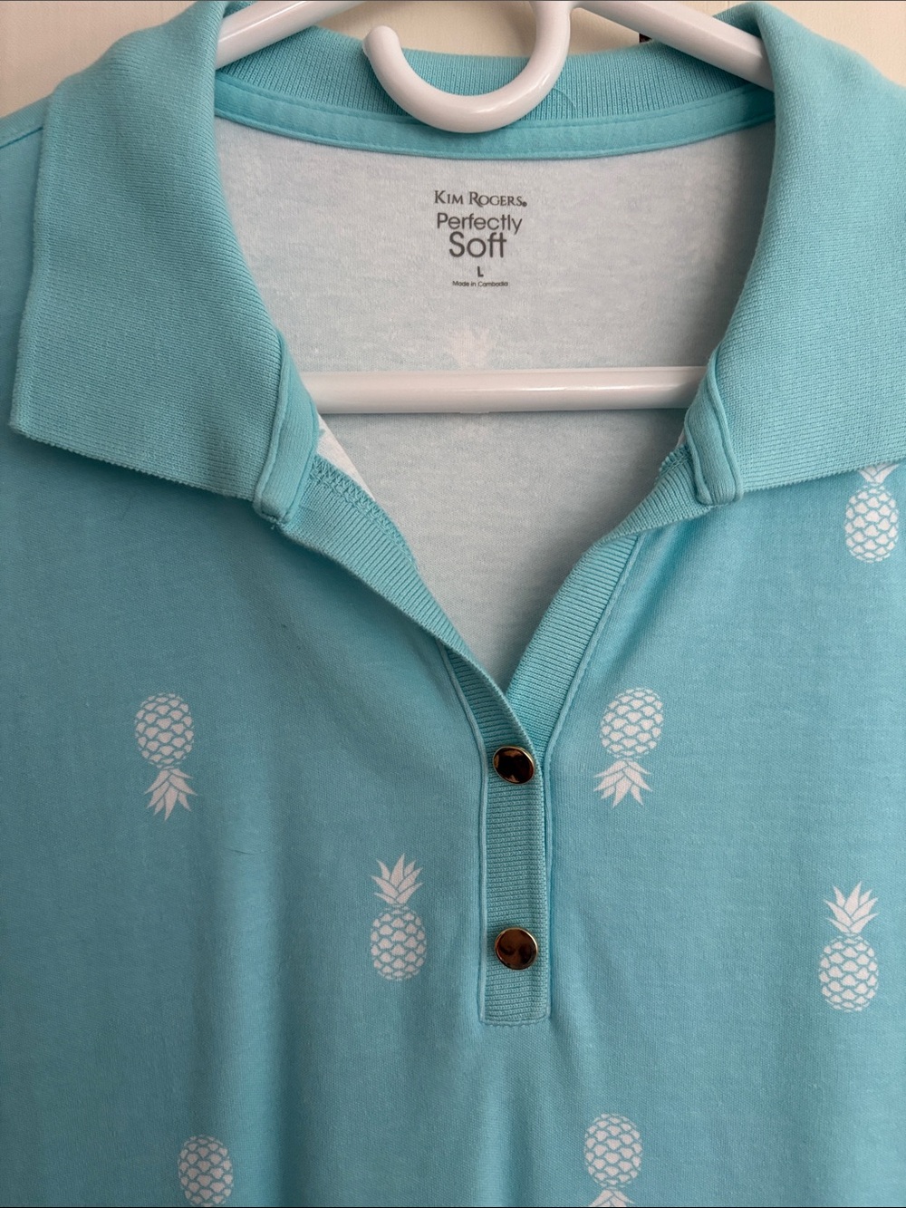 Kim Rogers Light Aqua Short Sleeve Top with White Pineapple Print